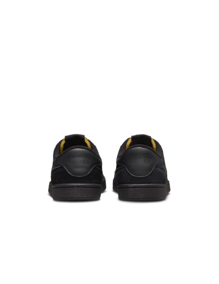 Nike SB FC Classic, Black/Black-Black-Vivid Orange
