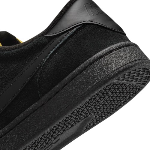 Nike SB FC Classic, Black/Black-Black-Vivid Orange