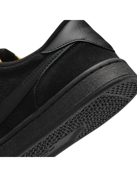 Nike SB FC Classic, Black/Black-Black-Vivid Orange