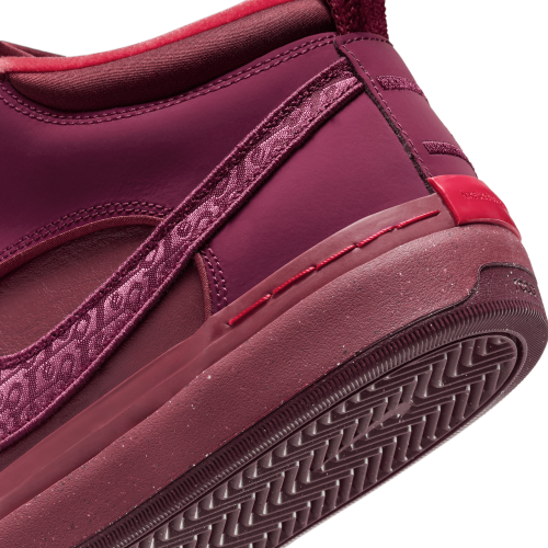 Nike SB React Leo Premium, Dark Beetroot/Dark...