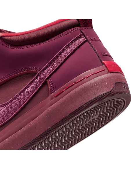 Nike SB React Leo Premium, Dark Beetroot/Dark Beetroot-Team Red
