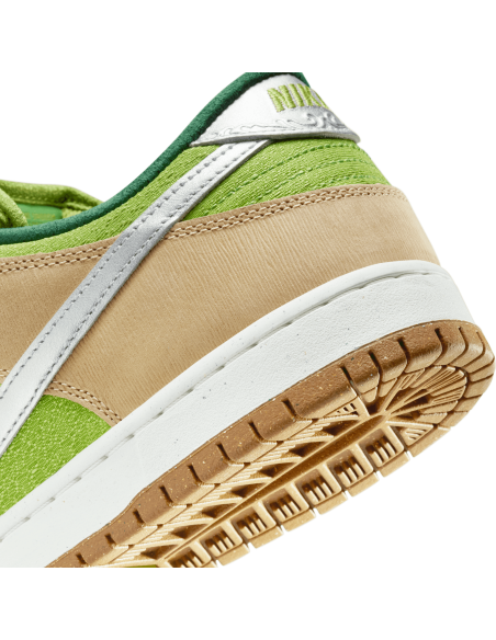Nike SB Dunk Low Pro 'Escargot', Sesame/Metallic Silver-Pear