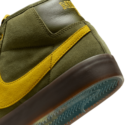 Nike SB Zoom Blazer Mid x Antihero, Rough...
