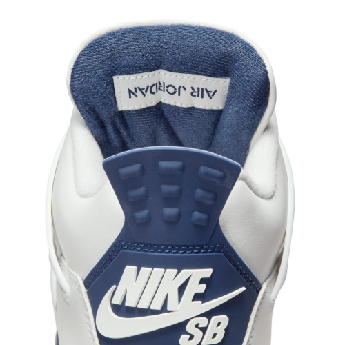 Nike SB x Air Jordan 4 Retro, Summit...
