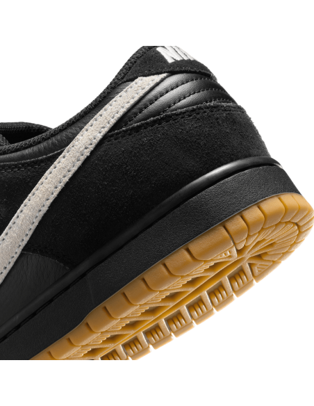 Nike SB Dunk Low Pro, Black/White-Black-Gum Light Brown