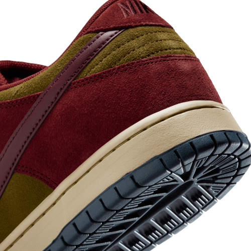 Nike SB Dunk Low Pro, Dark Team Red/Burgundy...