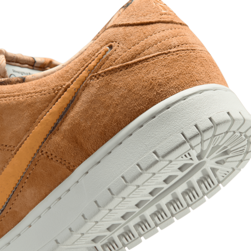 Nike SB Dunk Low Pro x NOTE "Biscuits",...
