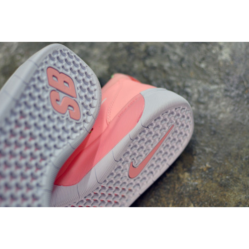 Nike SB Nyjah Free, Bleached Coral/White-Aphid...