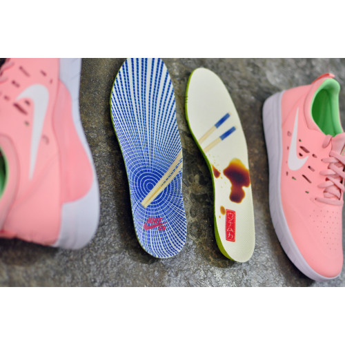 Nike SB Nyjah Free, Bleached Coral/White-Aphid...