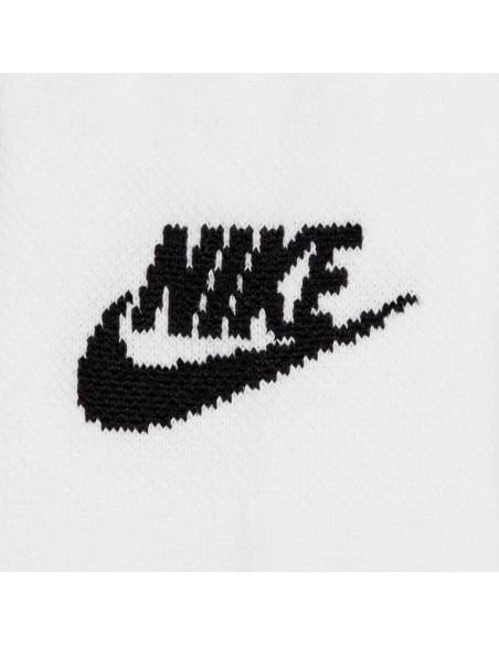 Nike Sportswear Everyday Essential, White